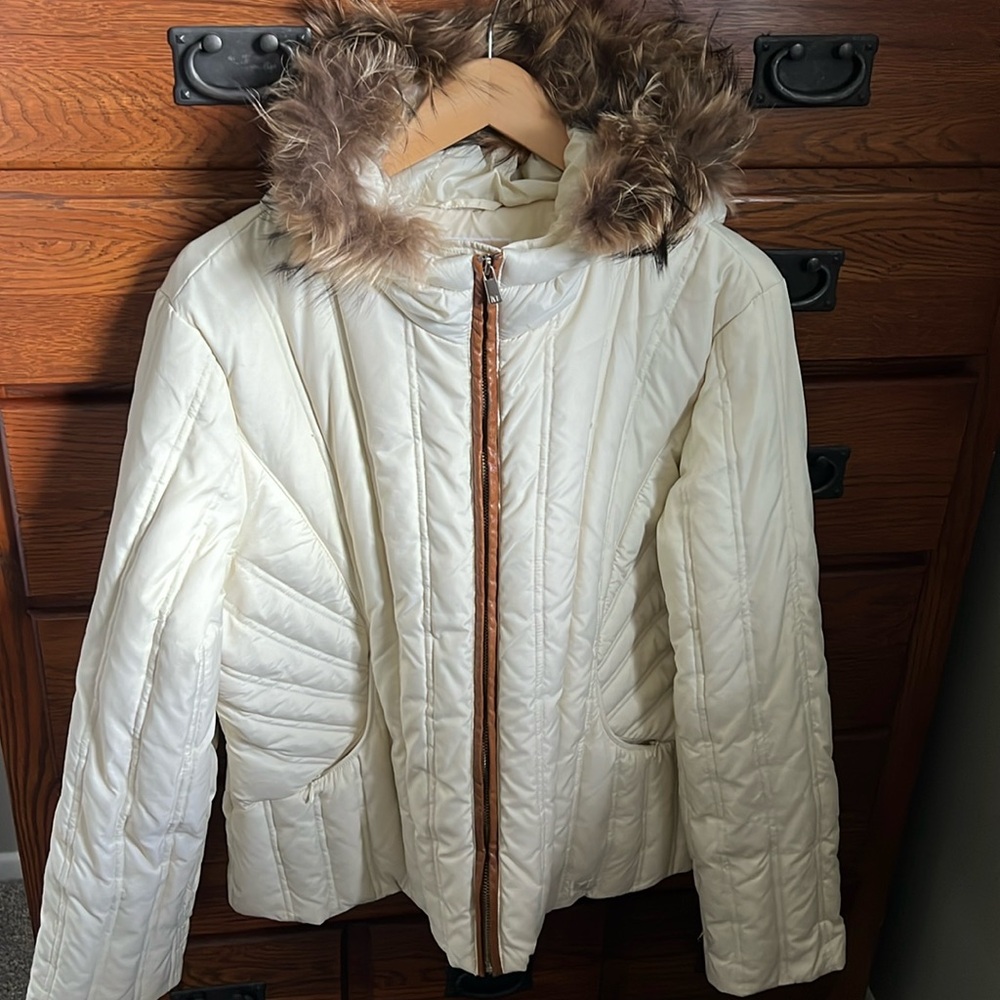 •Michael Kors• winter coat in like new condition Beautiful cream w/removable fur